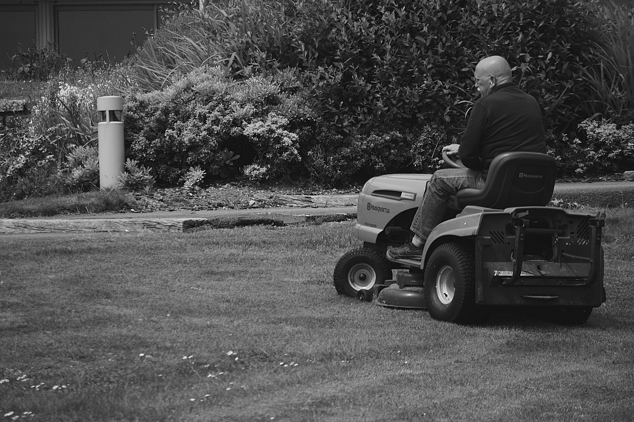 Lawn mowing in Ballyjamesduff